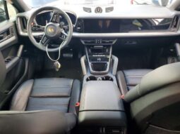 
										2024 Porsche Cayenne full									
