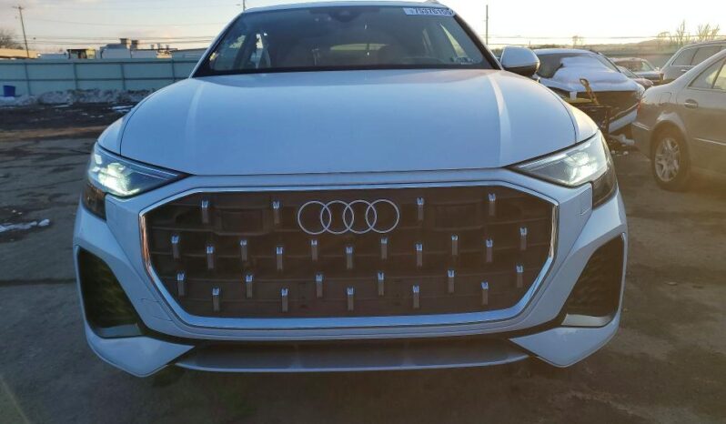 
								2024 Audi Q8 full									
