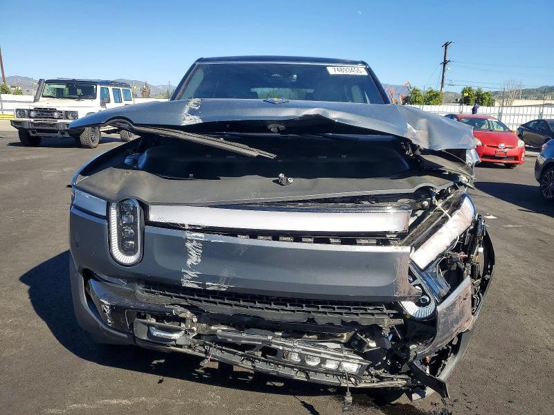 2023 Rivian R1s