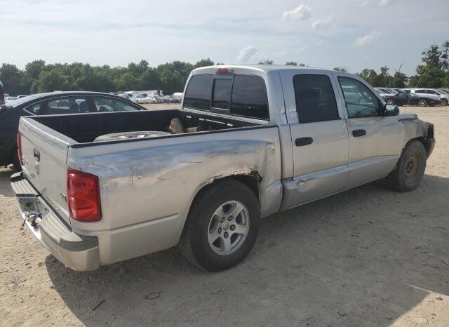 
								2005 Dodge Dakota full									
