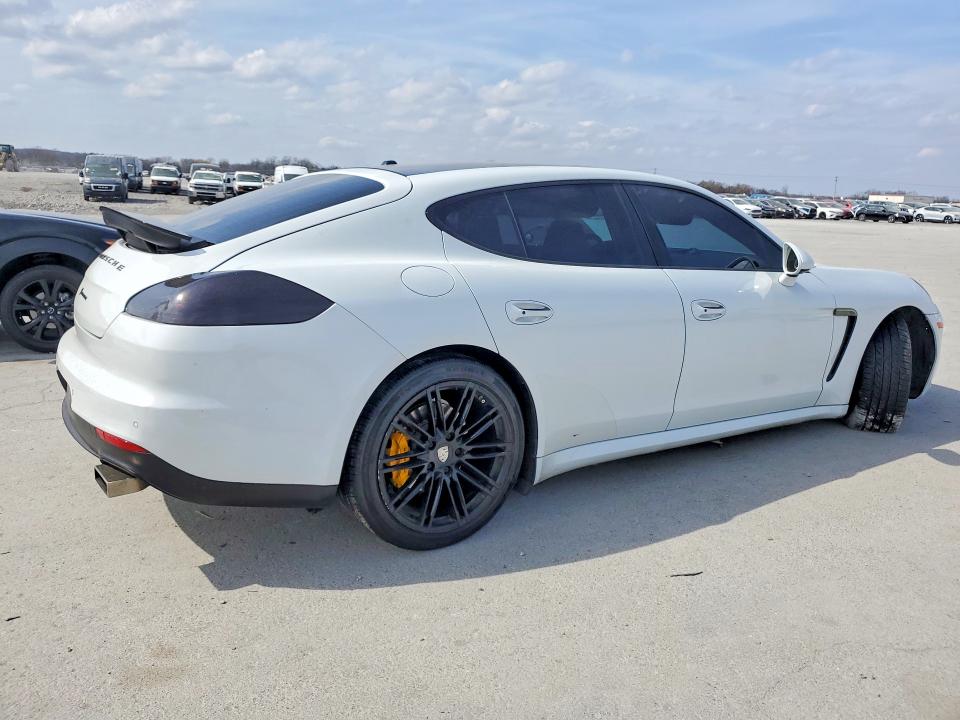 2016 Porsche Panamera