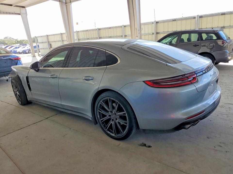 2018 Porsche Panamera