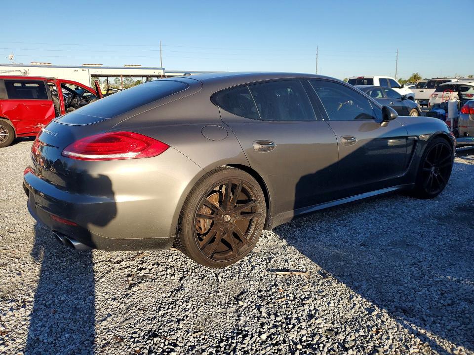 2016 Porsche Panamera