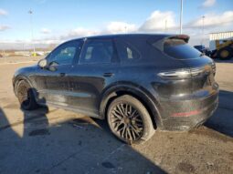 
										2021 Porsche Cayenne full									