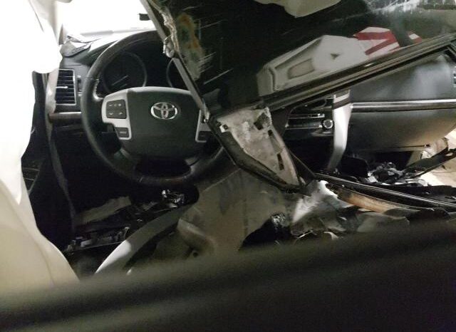 
								2013 Toyota Land cruis full									