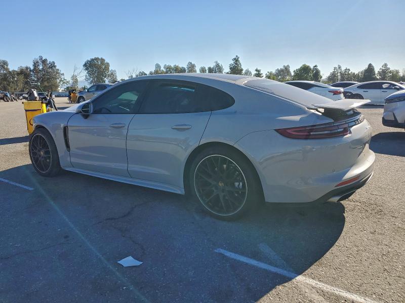 2018 Porsche Panamera