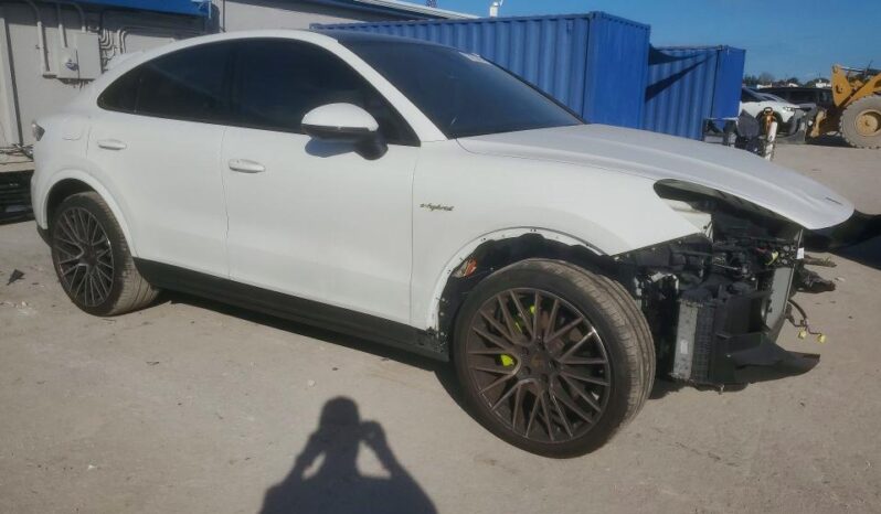 
								2022 Porsche Cayenne full									