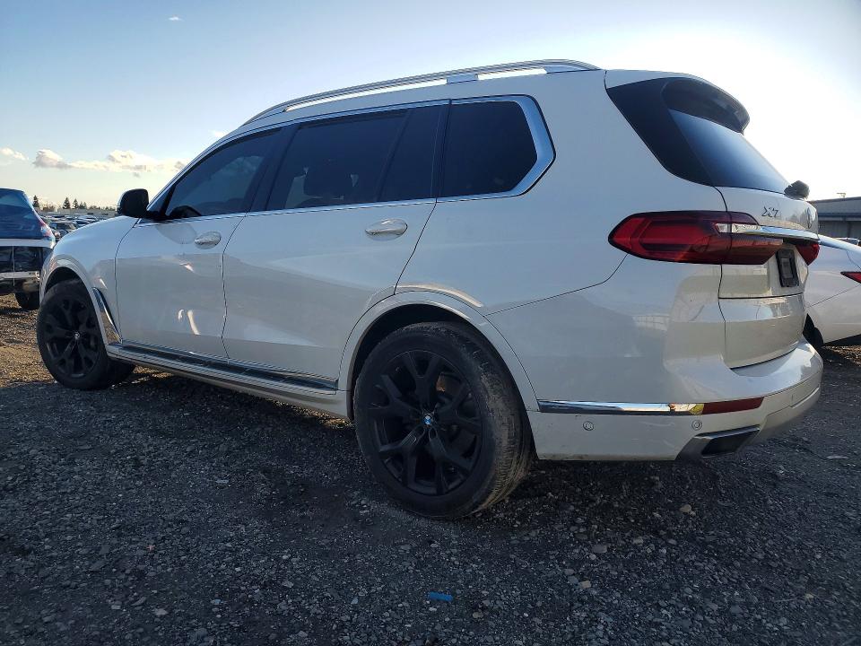 2021 BMW X7