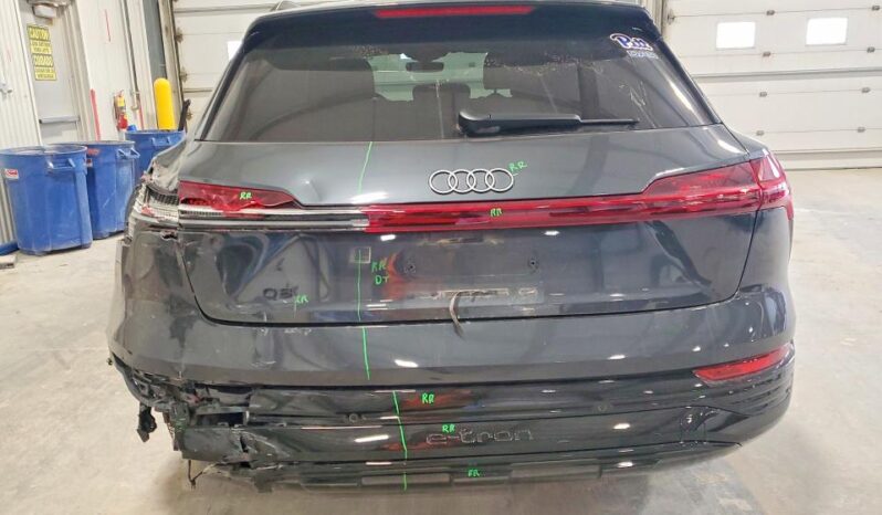 
								2024 Audi Q8 full									