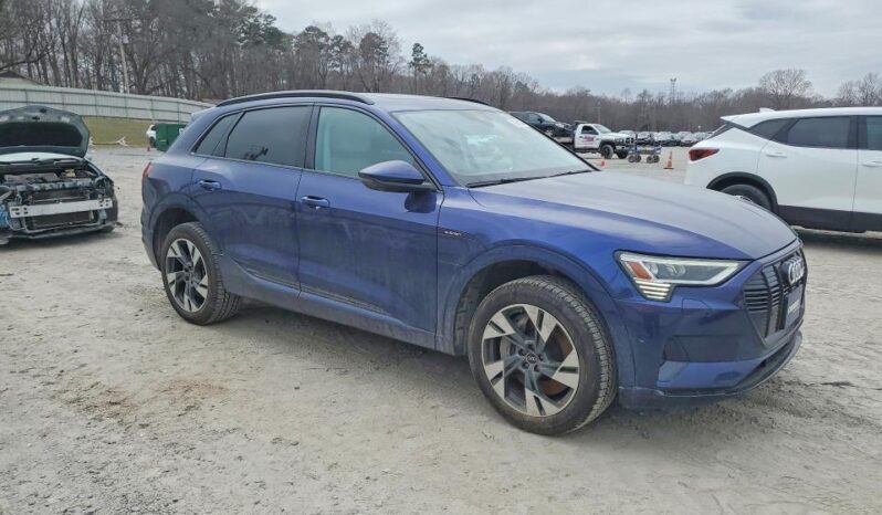 
								2022 Audi E-tron full									