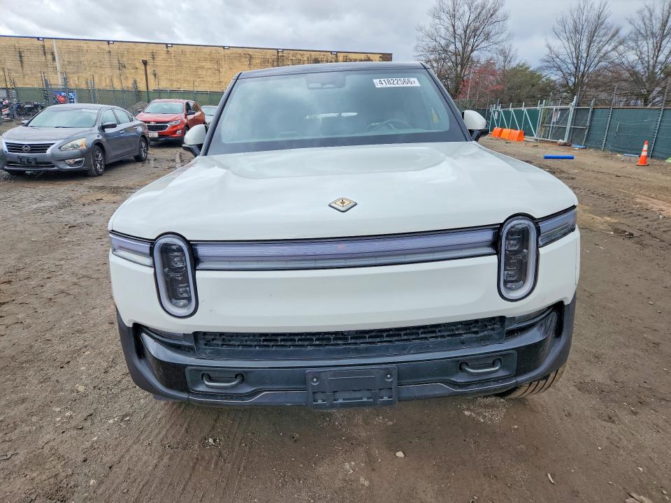 2025 Rivian R1s