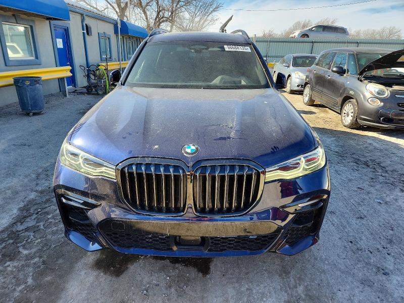 2022 BMW X7