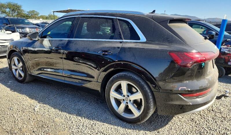 
								2019 Audi E-tron full									