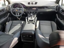 
										2023 Porsche Cayenne full									