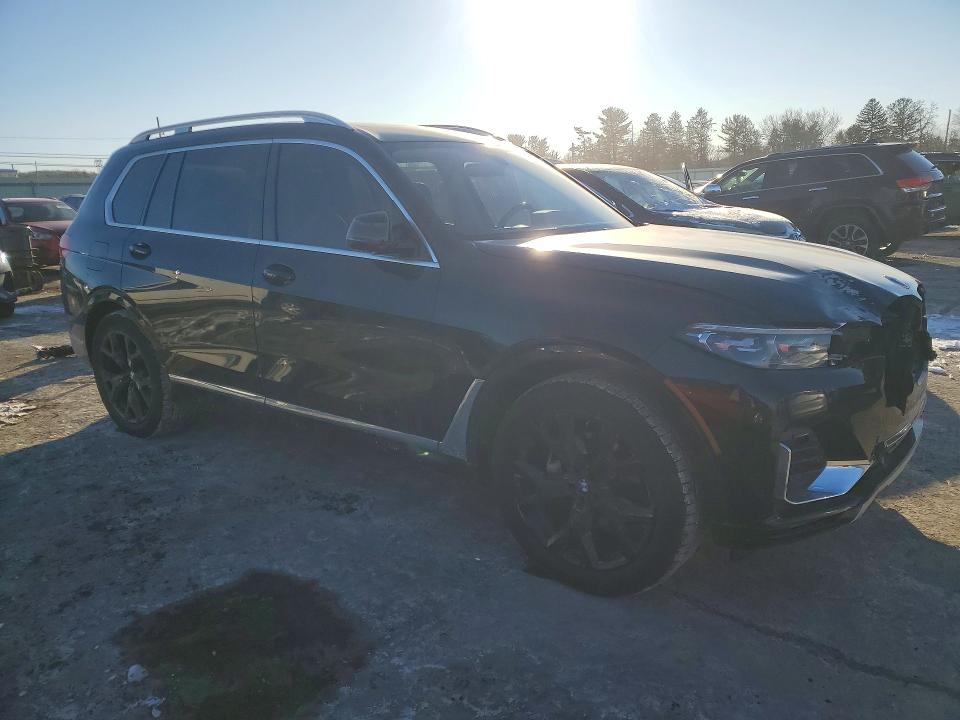 2022 BMW X7