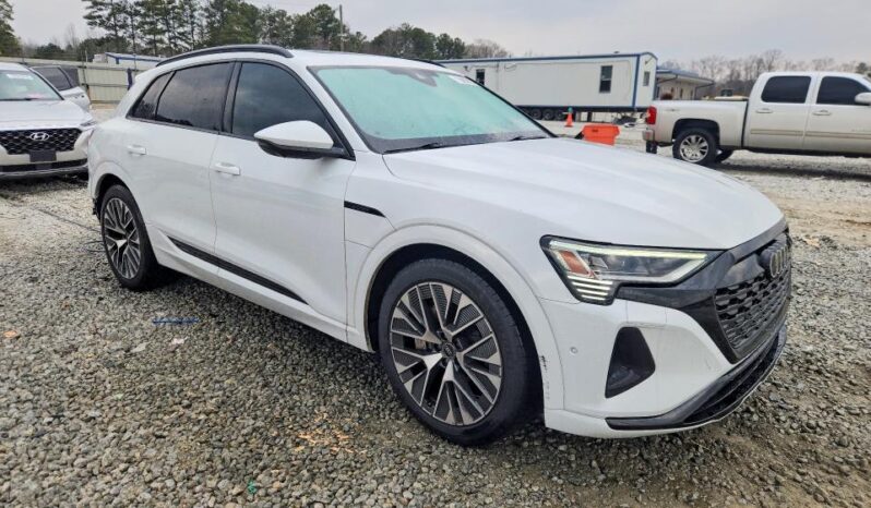 
								2024 Audi Q8 full									
