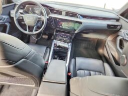 
										2022 Audi E-tron full									