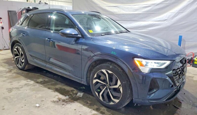 
								2024 Audi Q8 full									