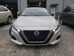 
										2022 Nissan Altima sr full									