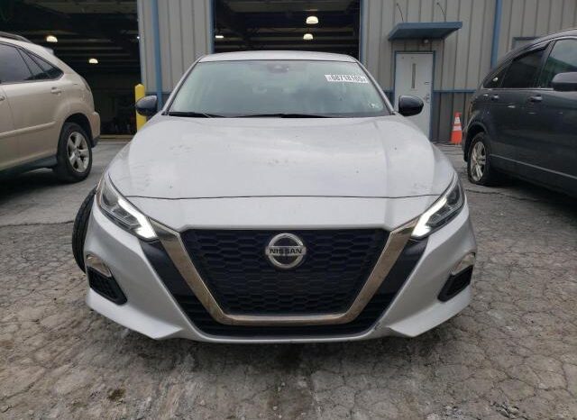 
								2022 Nissan Altima sr full									