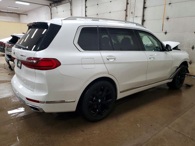 2022 BMW X7
