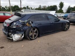 
										2018 Porsche Panamera full									