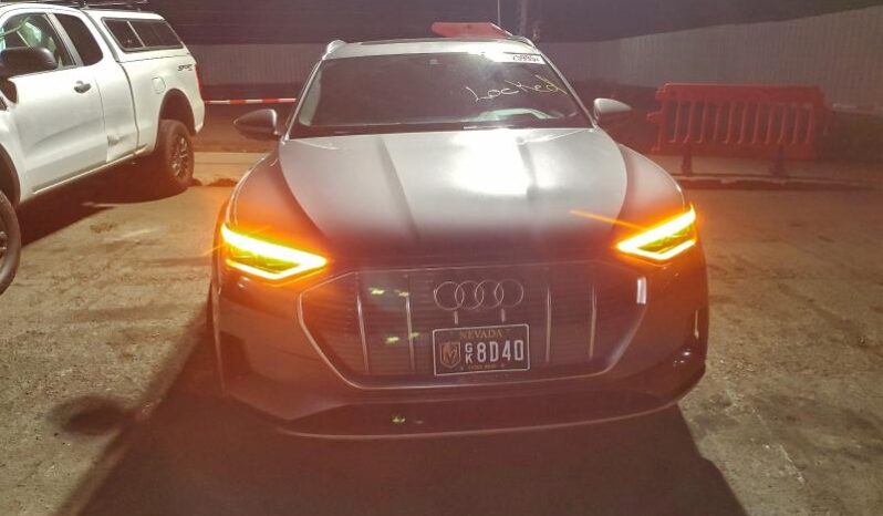 
								2019 Audi E-tron full									