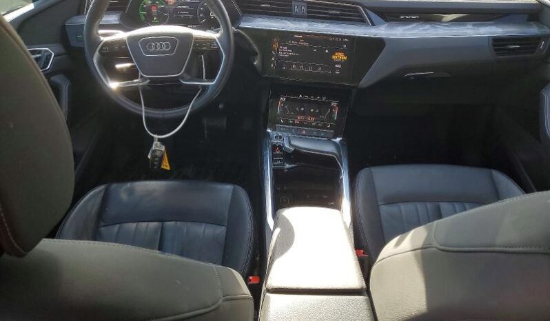 
								2021 Audi E-tron full									