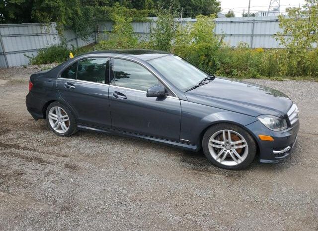 
								2013 Mercedes-benz C 300 4mat full									