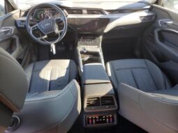 
										2022 Audi E-tron full									