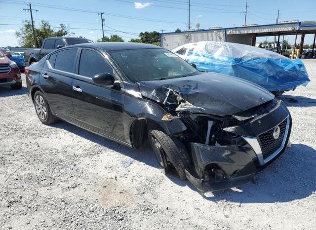 
								2021 Nissan Altima s full									