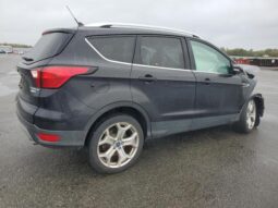 
										2019 Ford Escape tit full									