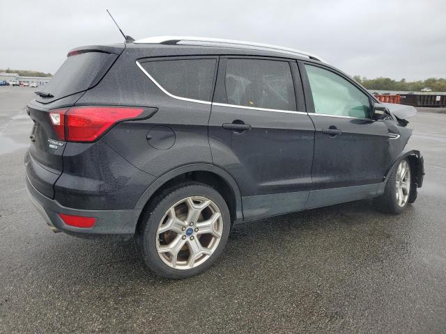 2019 Ford Escape tit