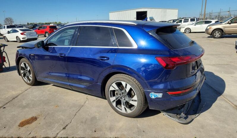 
								2021 Audi E-tron full									