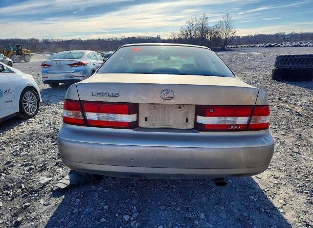 
								2001 Lexus Es 300 full									