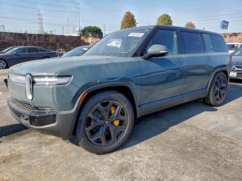 2025 Rivian R1s