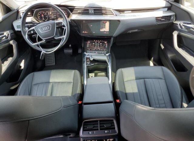 
								2021 Audi E-tron full									