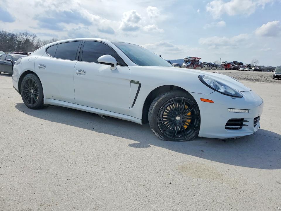 2016 Porsche Panamera