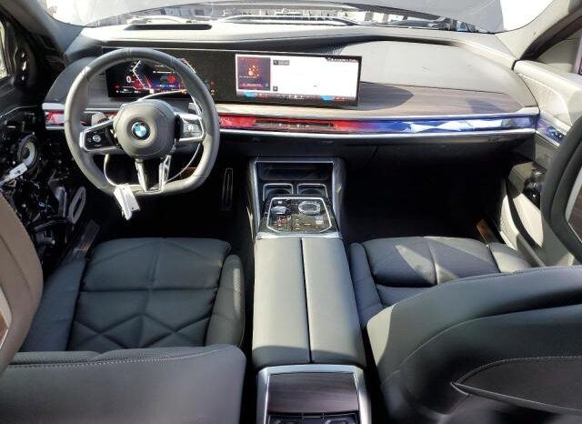 
								2025 BMW 7 series full									