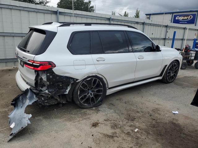 2023 BMW X7