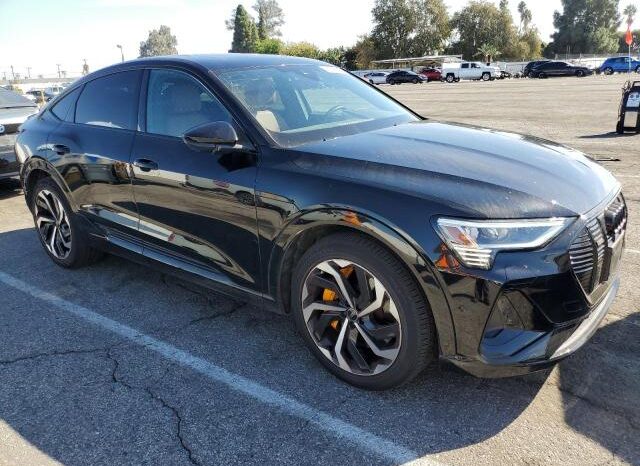 
								2022 Audi E-tron full									