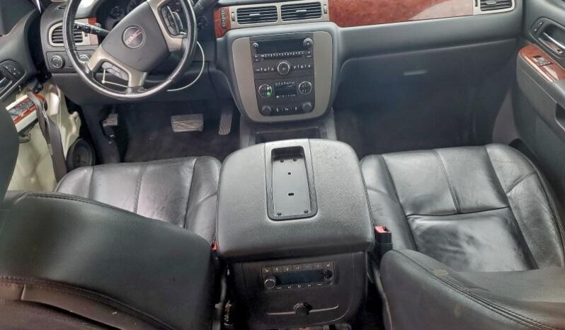 
								2014 Gmc Yukon full									