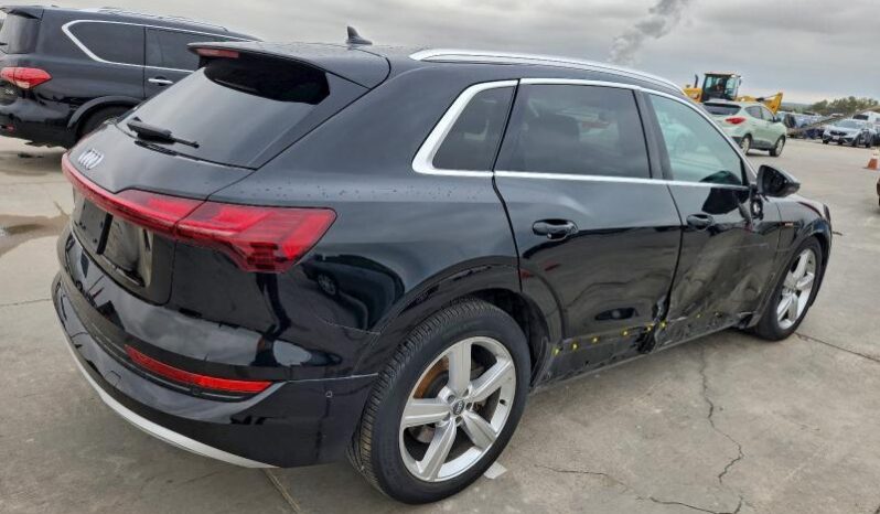 
								2019 Audi E-tron full									