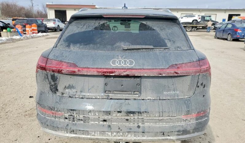 
								2022 Audi E-tron full									