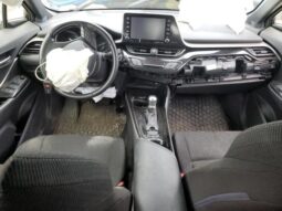 
										2019 Toyota C-hr full									