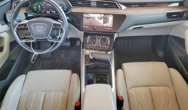 
								2019 Audi E-tron full									