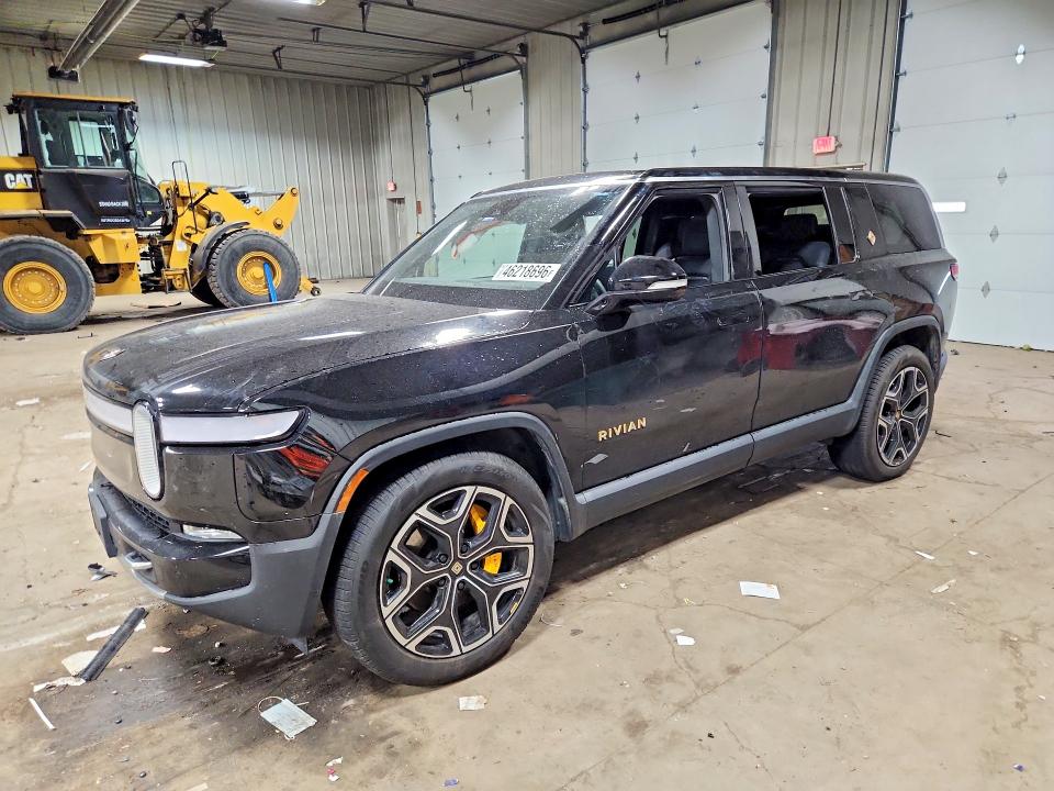 2022 Rivian R1s