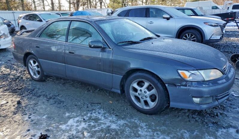 
								2001 Lexus Es 300 full									