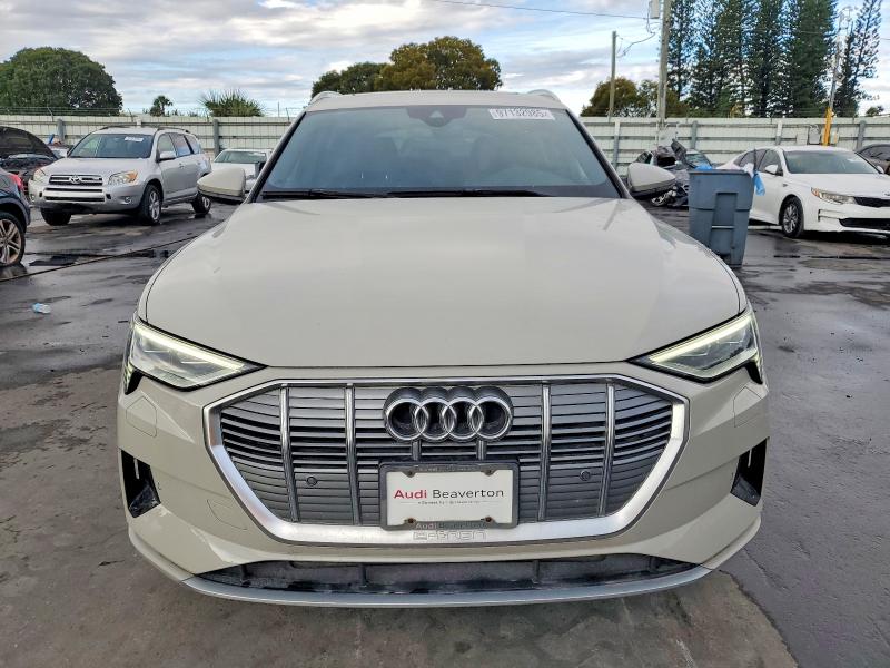 2022 Audi E-tron