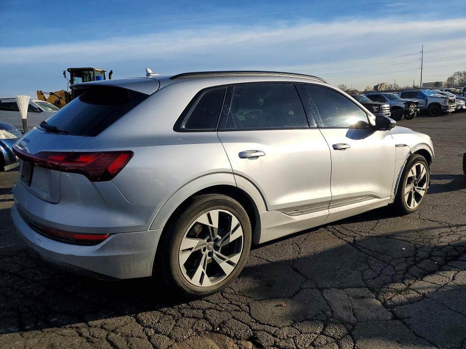 2022 Audi E-tron